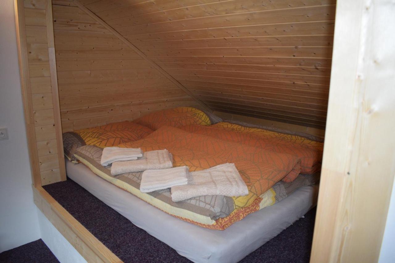 Apartmány Kubova Huť Esterno foto