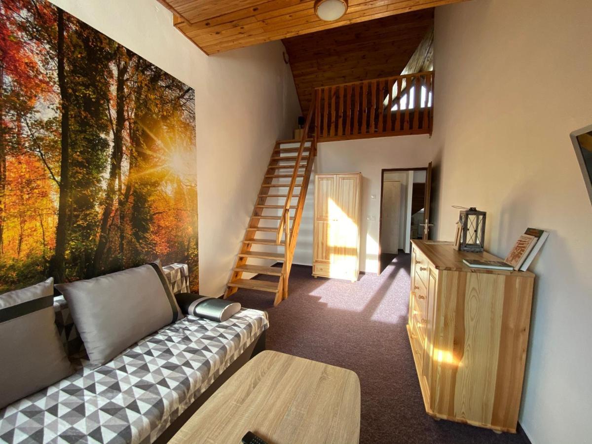 Apartmány Kubova Huť Esterno foto