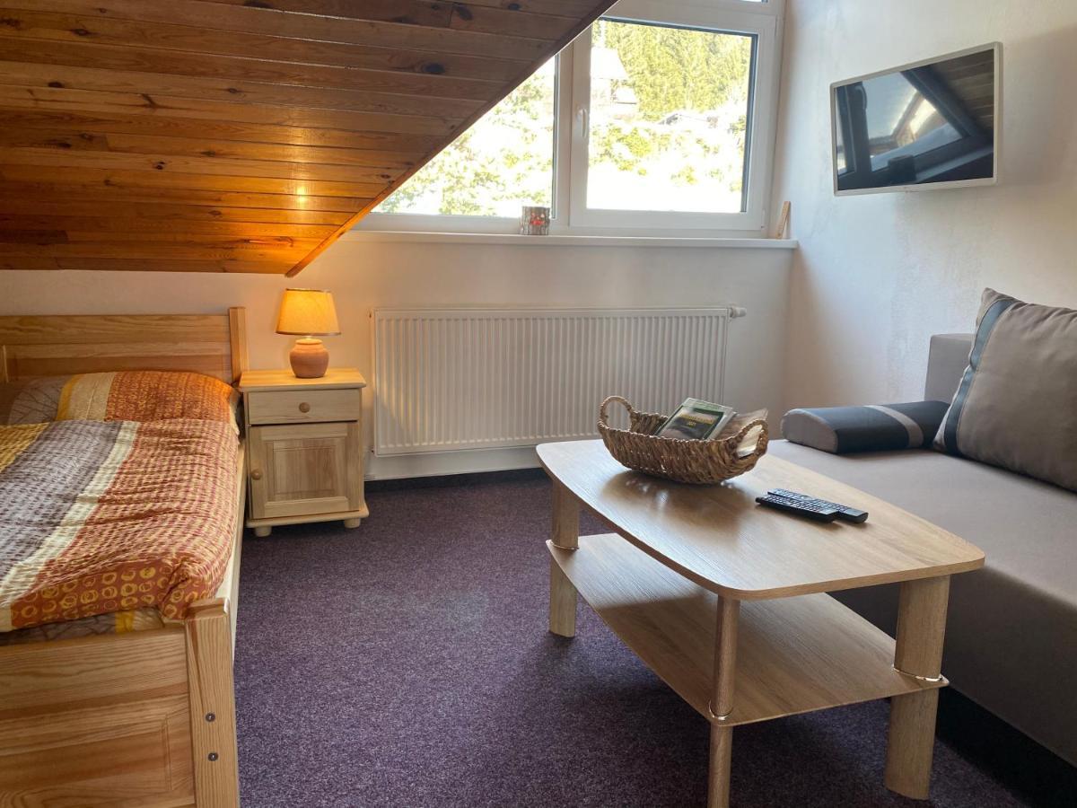Apartmány Kubova Huť Esterno foto