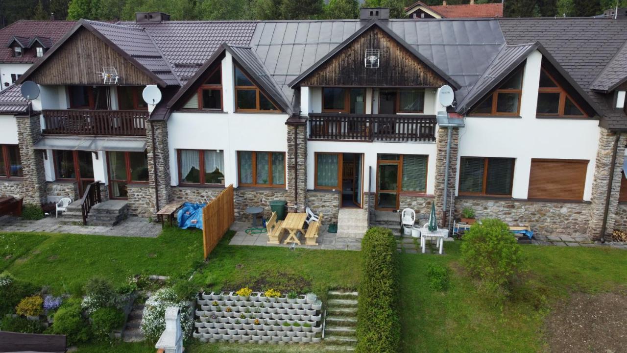 Apartmány Kubova Huť Esterno foto