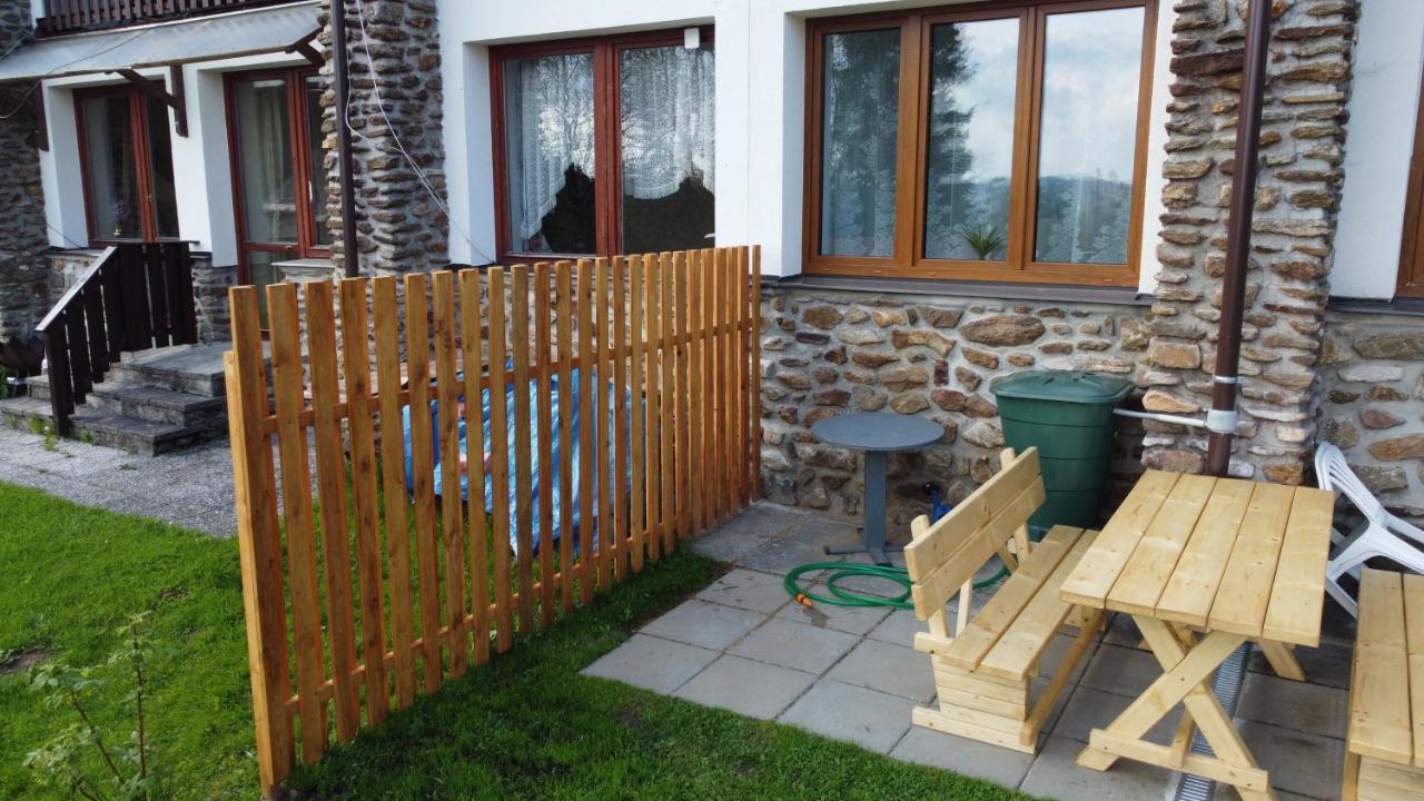 Apartmány Kubova Huť Esterno foto