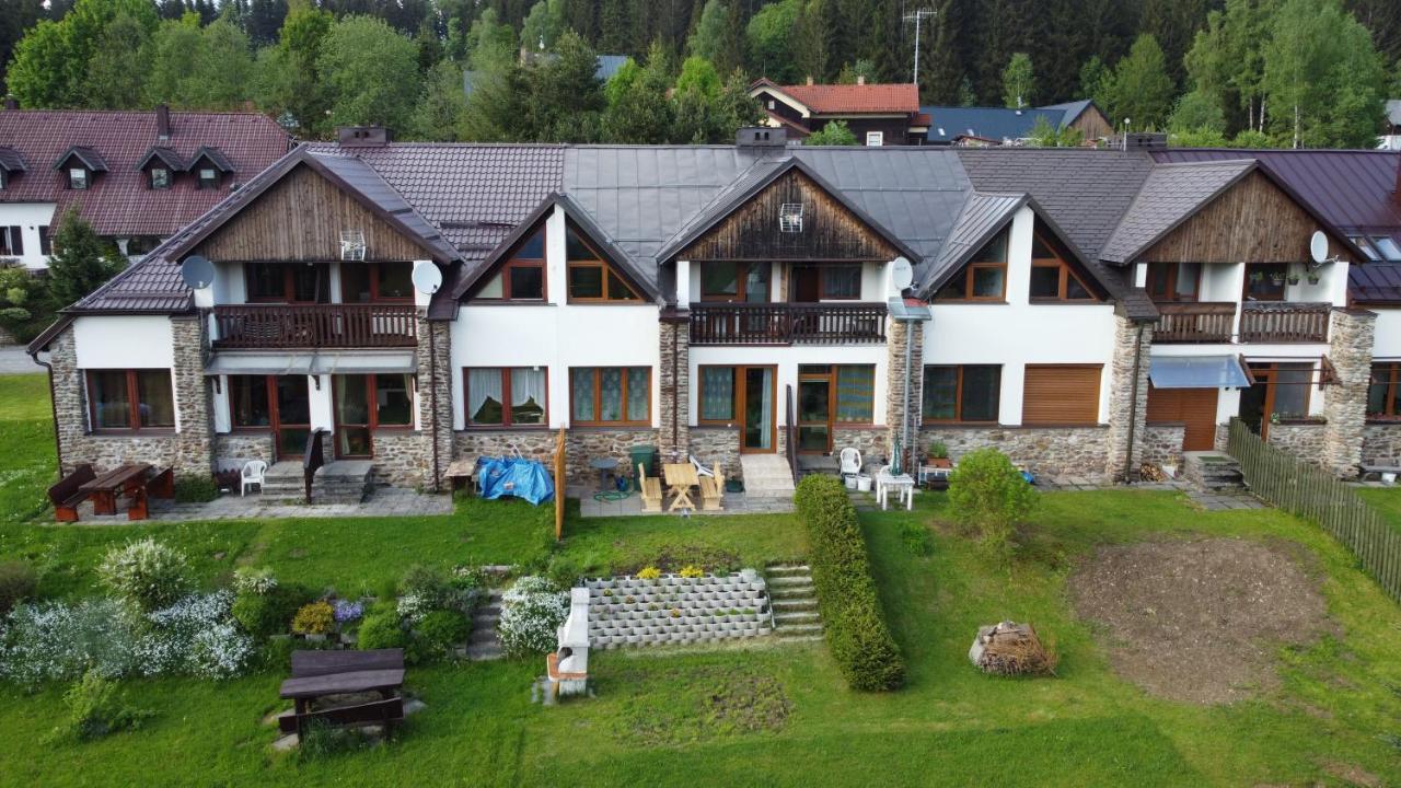 Apartmány Kubova Huť Esterno foto