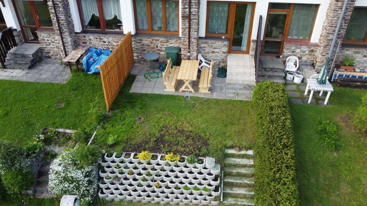 Apartmány Kubova Huť Esterno foto